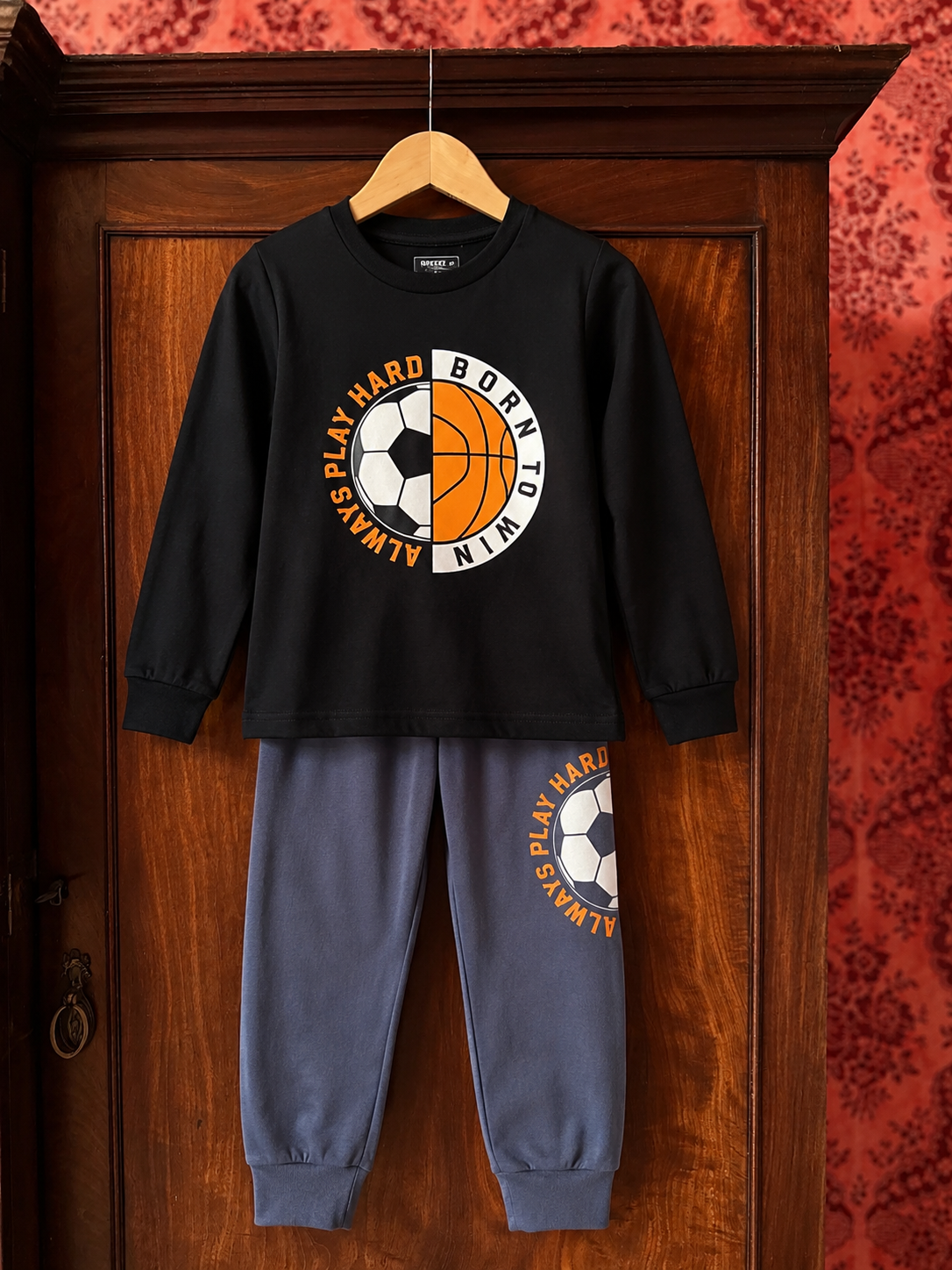 ERKEK ÇOCUK BASKET VE FUTBOL TOPU DESENLİ PİJAMA TAKIMI